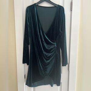 Shein curve 4XL women’s green velvet gathered body con party dress